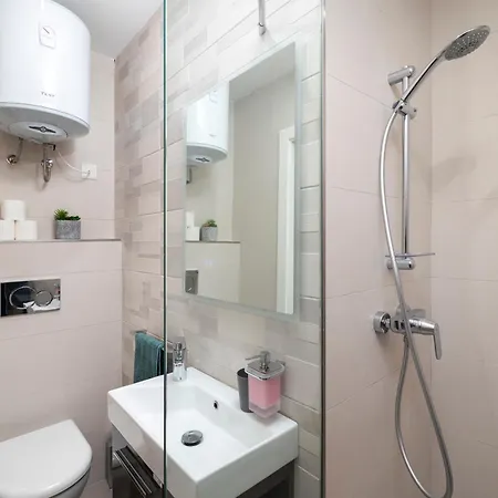 Apartament Modern & Stylish Close To Tigne Point - Close To Saint Julians & Valletta Ferry *