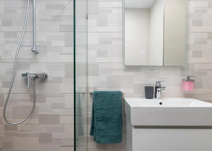 Modern & Stylish Close To Tigne Point - Close To Saint Julians & Valletta Ferry Appartamento *