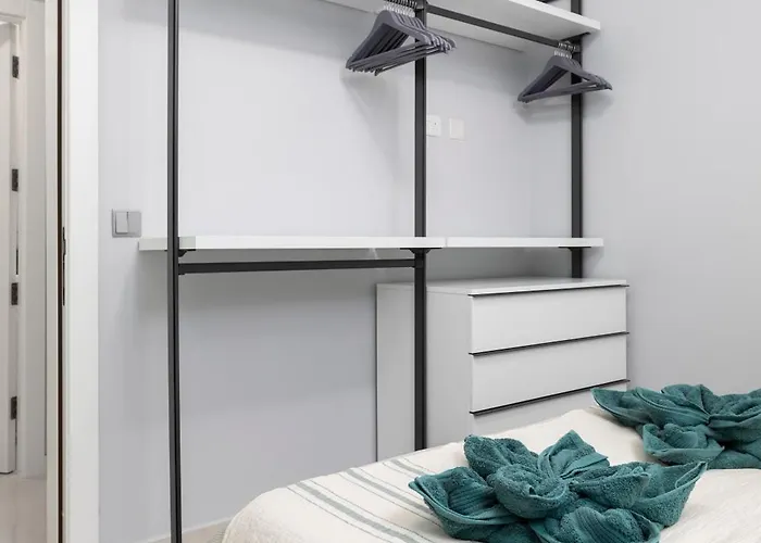 Modern & Stylish Close To Tigne Point - Close To Saint Julians & Valletta Ferry